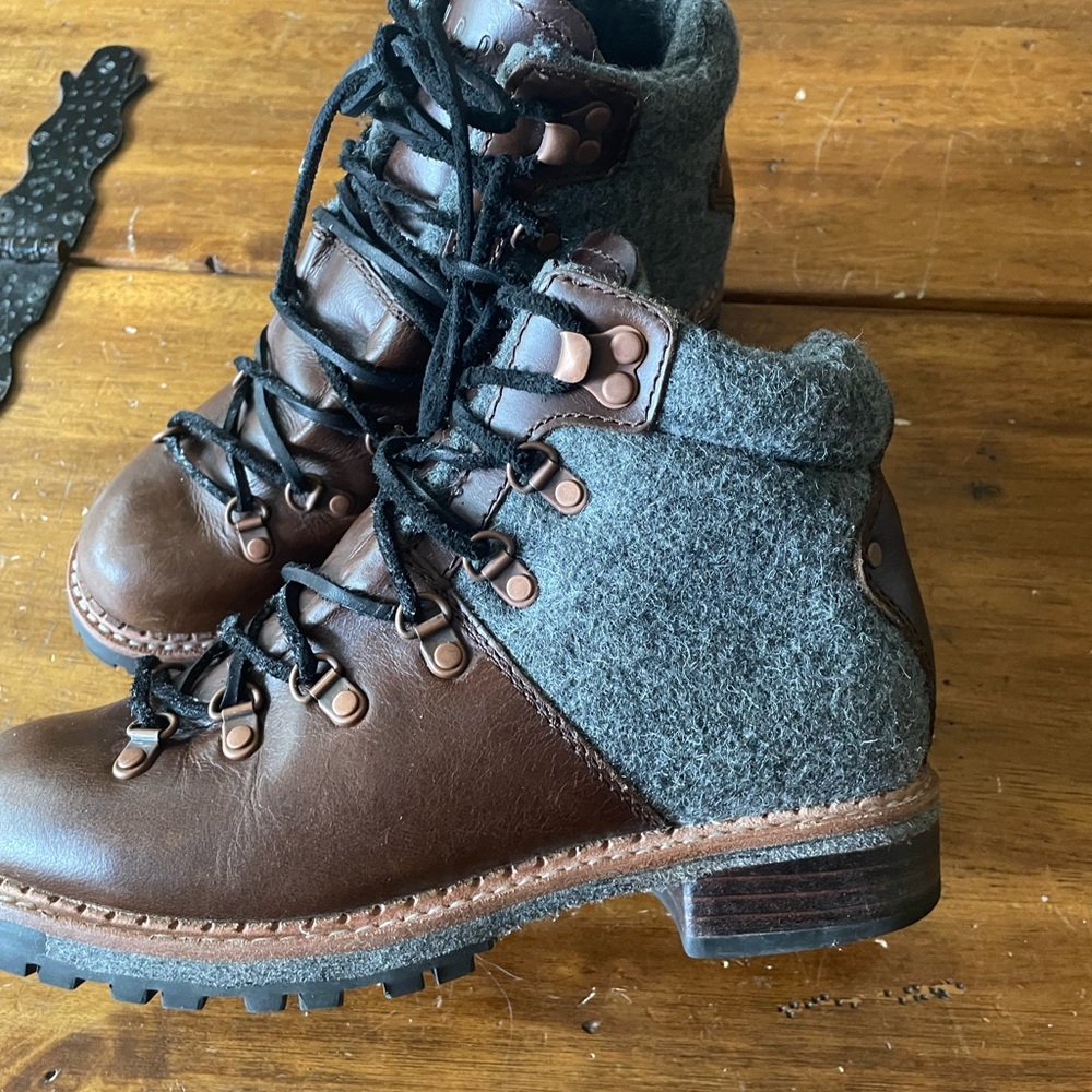 WOOLRICH ROCKIES Brown Gray Hiking Boots Leather Wool Women’s Size 6.5  37 EUC - Picture 2 of 10